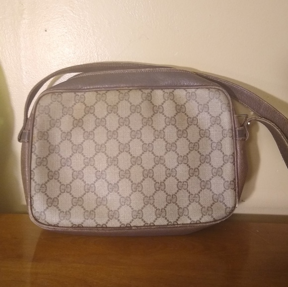 Gucci Handbags - Authentic Gucci Purse Crossbody Vintage 80's